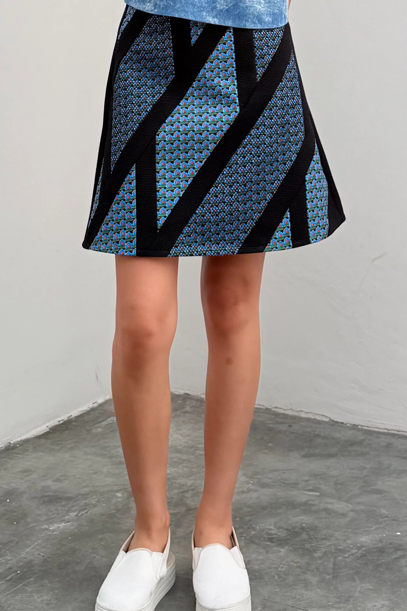 LUNAR 2026 SK01 || ZIG MINI SKIRT - BEV C multi label store