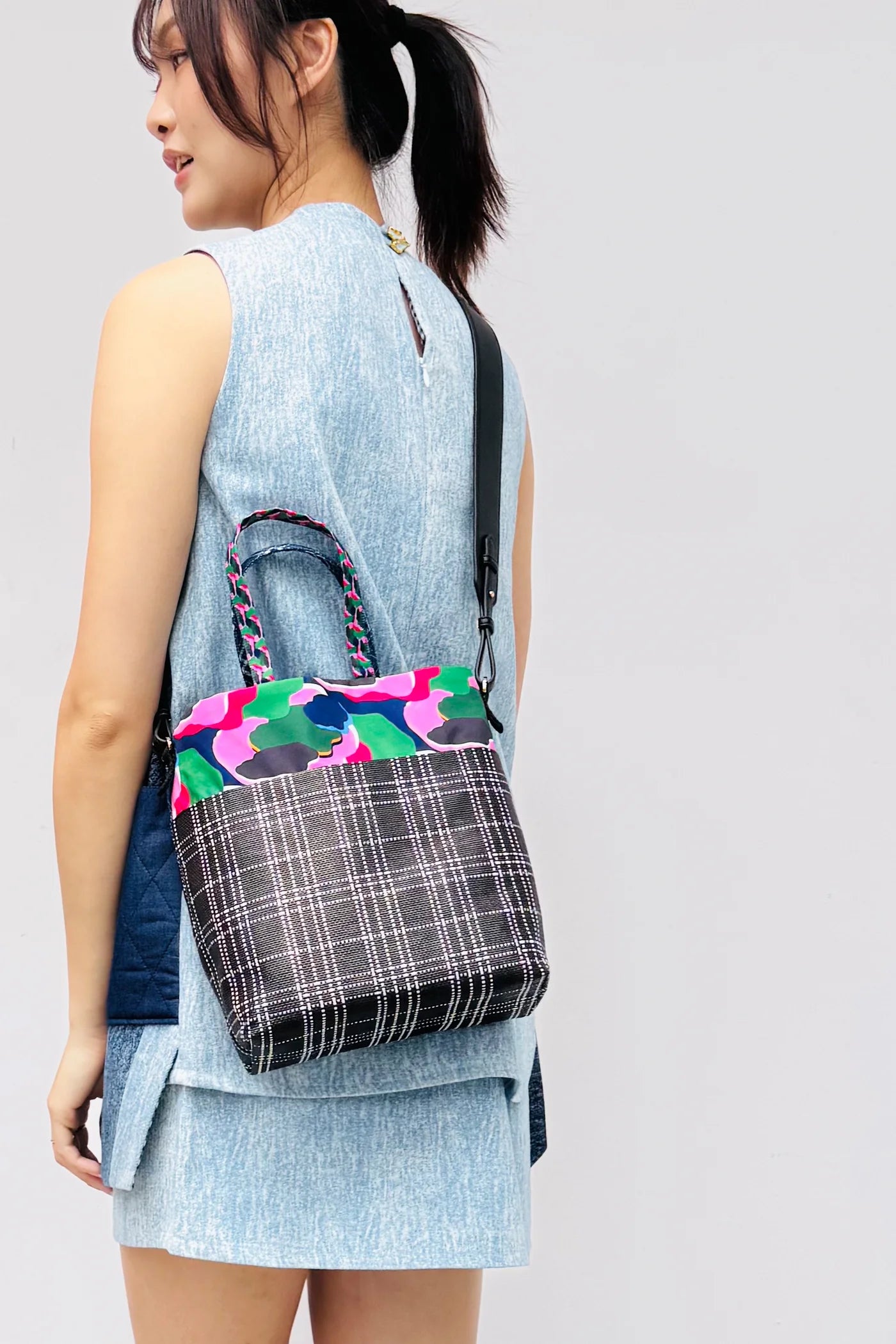 S20 BG03 || STILL SMILING BAG - BEV C multi label store