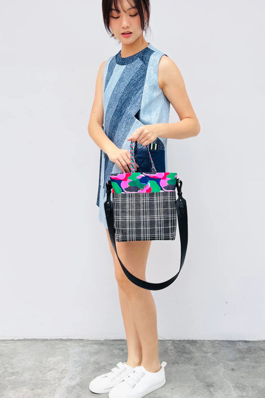 S20 BG03 || STILL SMILING BAG - BEV C multi label store