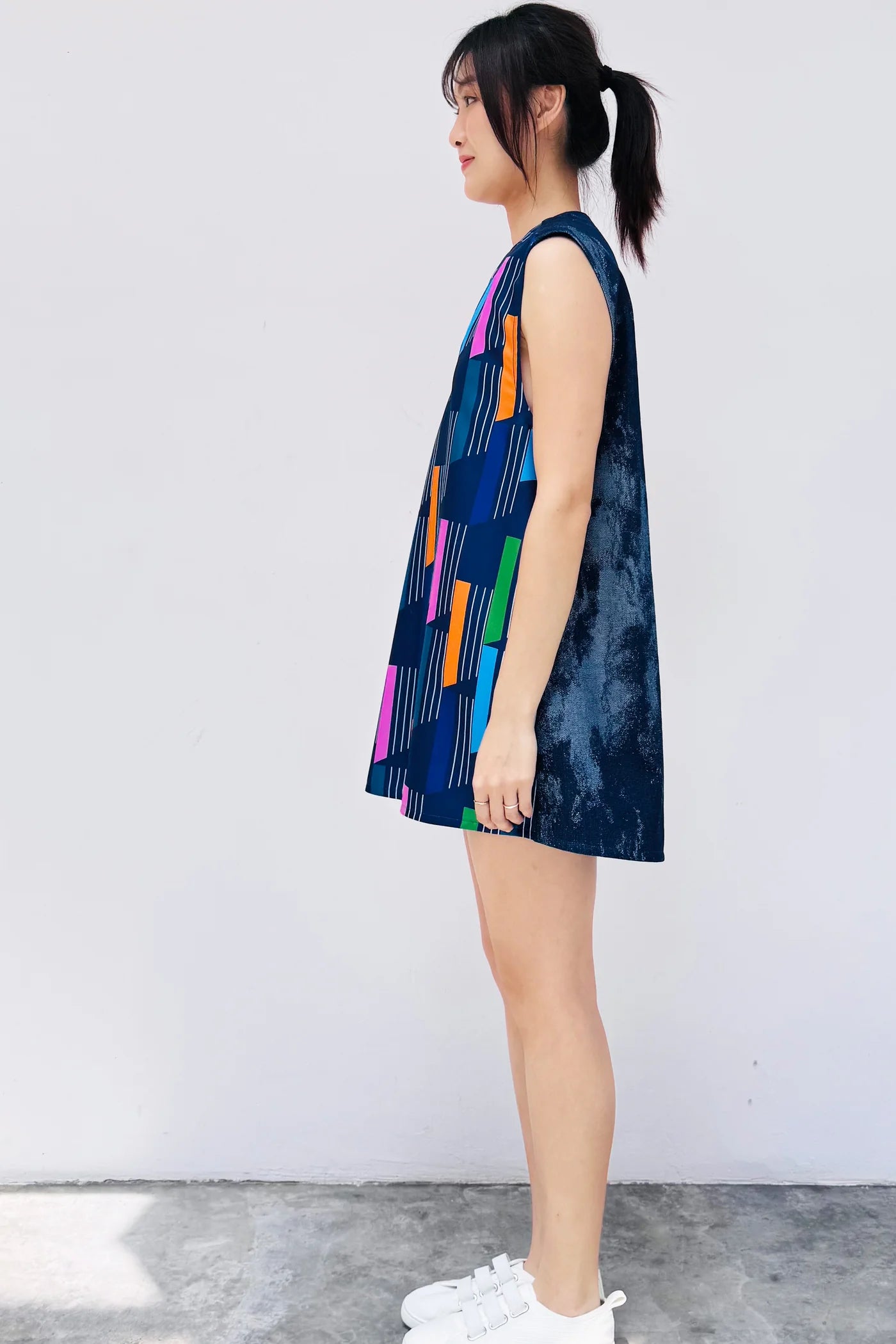 S20 DD10 || GLIMMER OVERSIZED MINI DRESS - BEV C multi label store