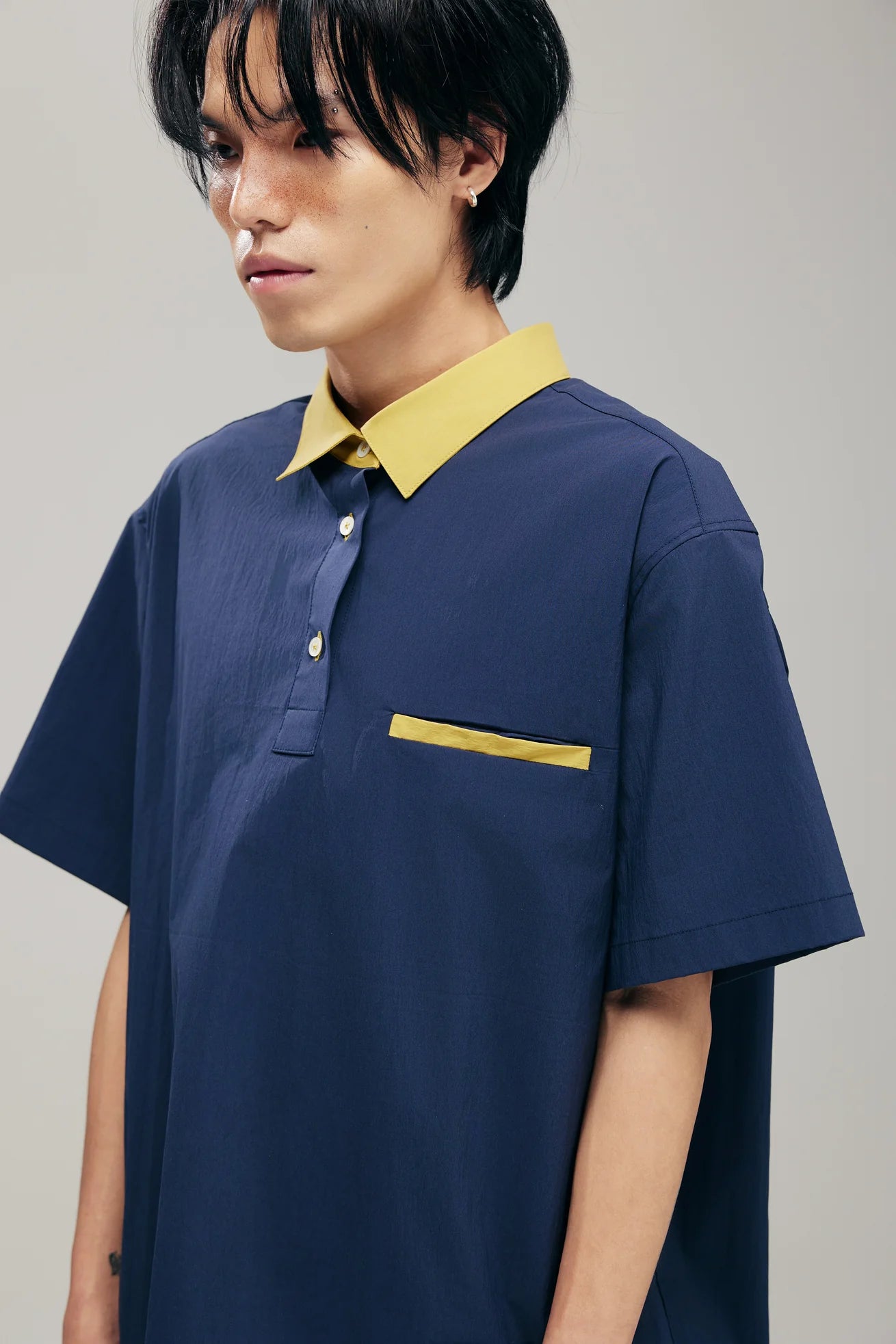 SENSU HALF-PLACKET SHIRT IN NAVY & LIME