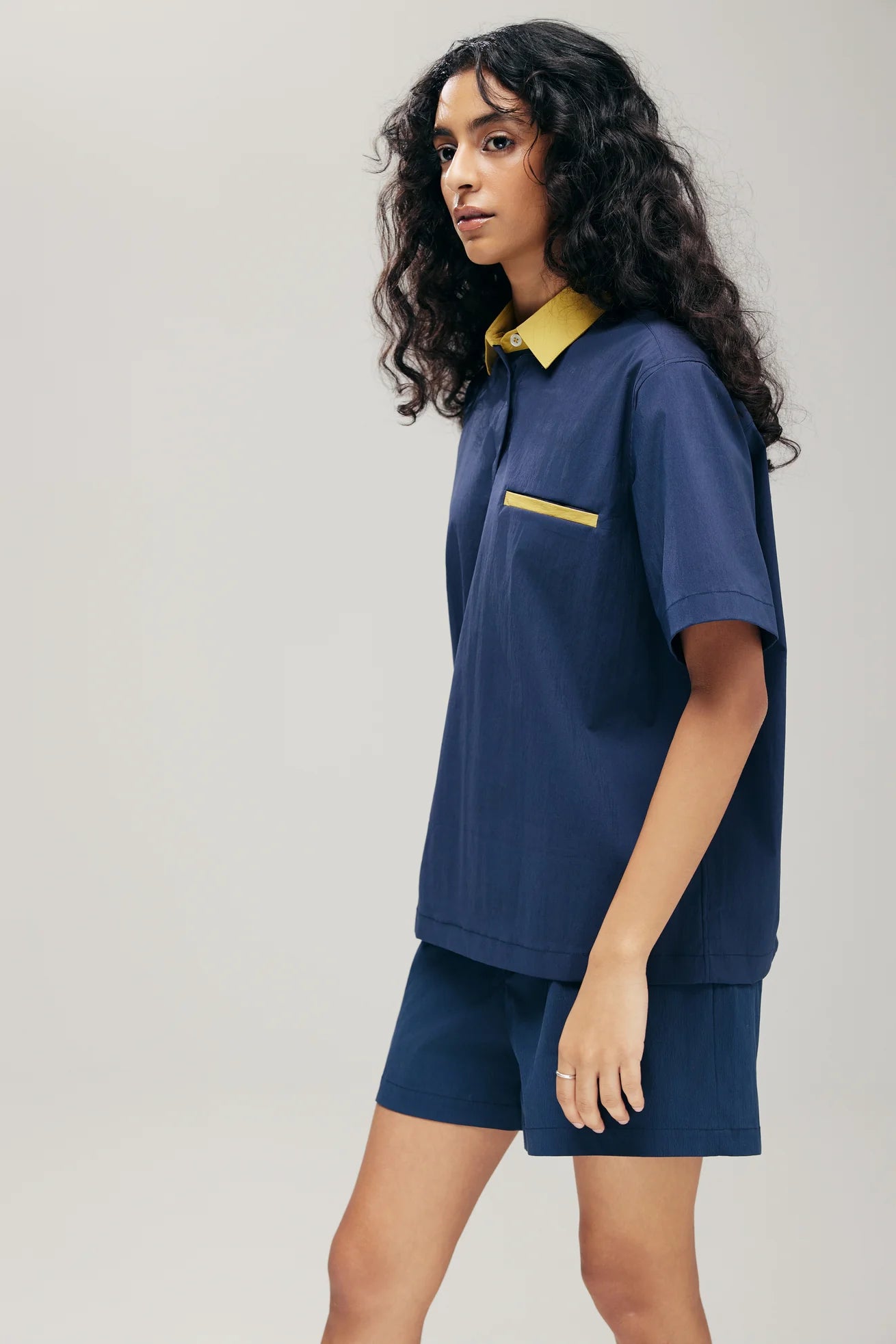 SENSU HALF-PLACKET SHIRT IN NAVY & LIME