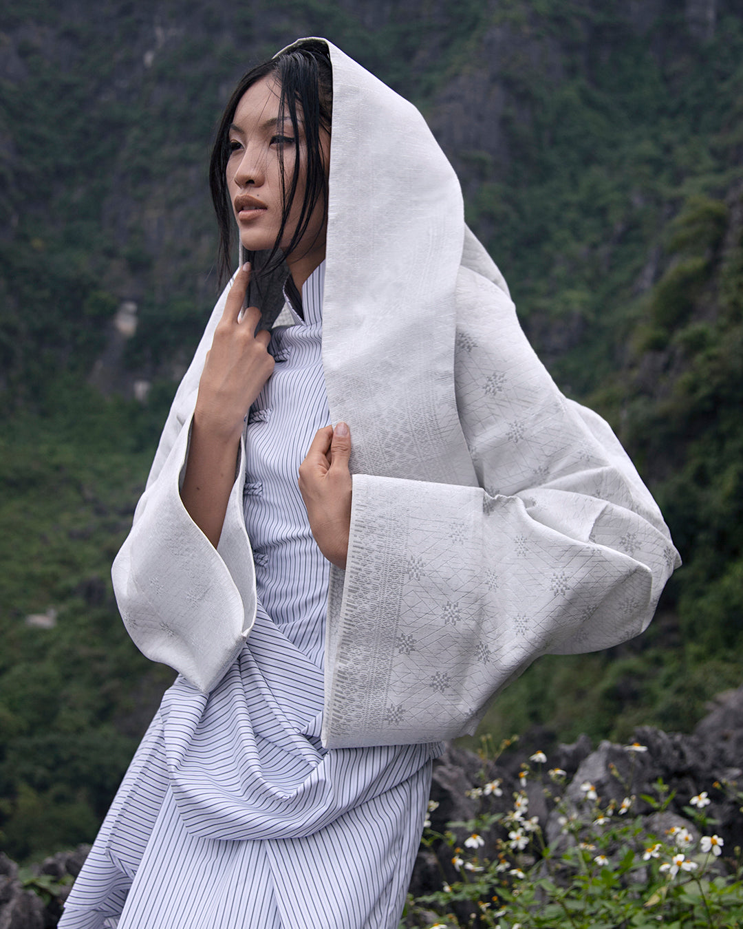 Áo Săm Dhoti (White Pinstripes)