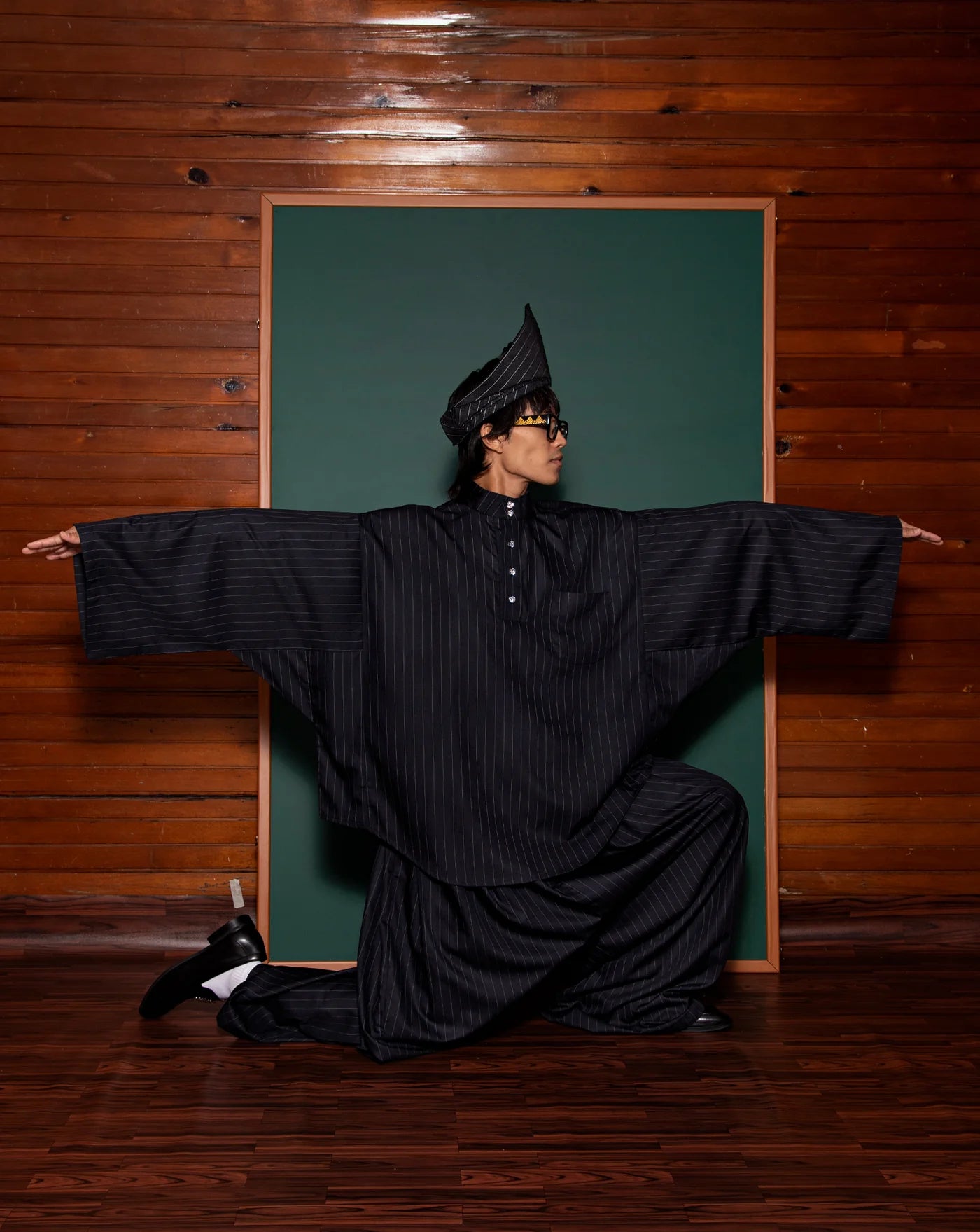 Baju Melayu Oversaiz Cekak Musang (Navy Pinstripes)