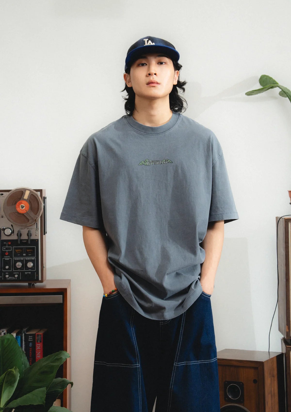 MOUNTAIN TEE WASHED IN GREY