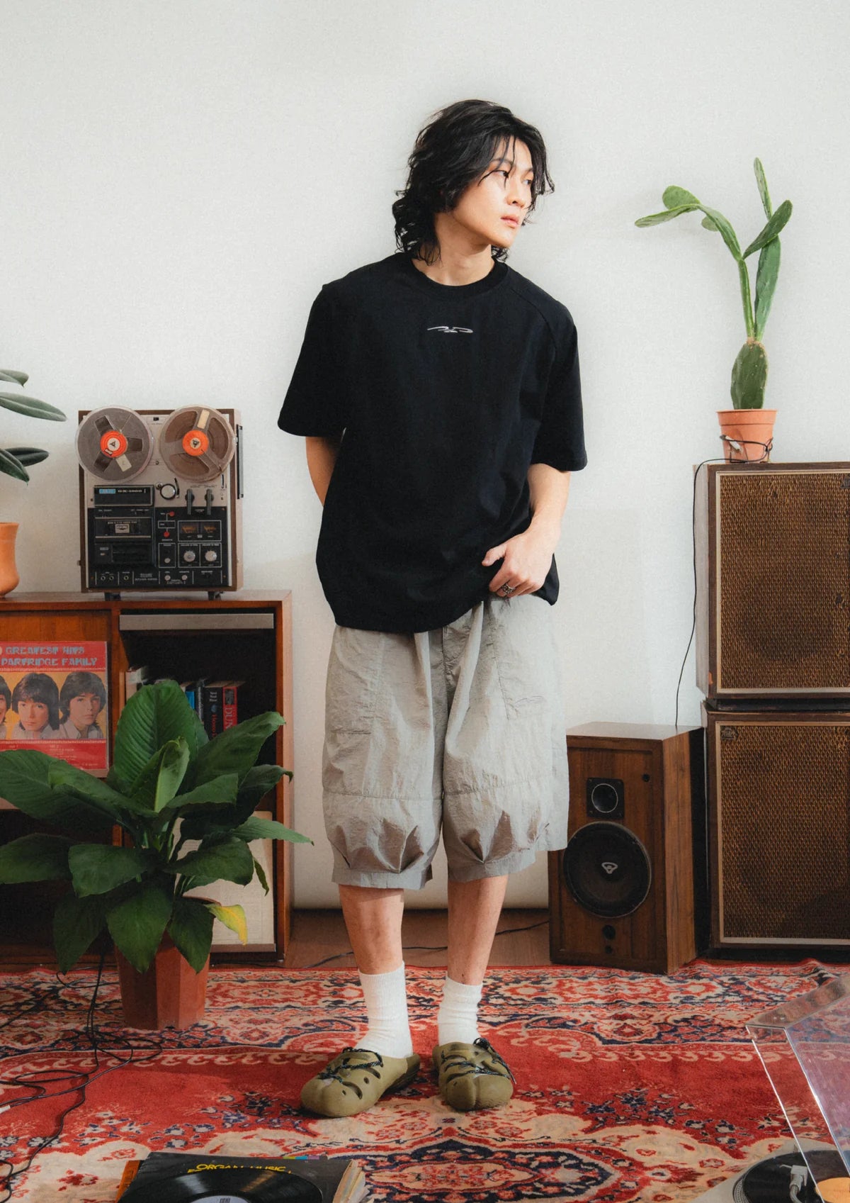 MINI LOGO RAGLAN TEE IN BLACK