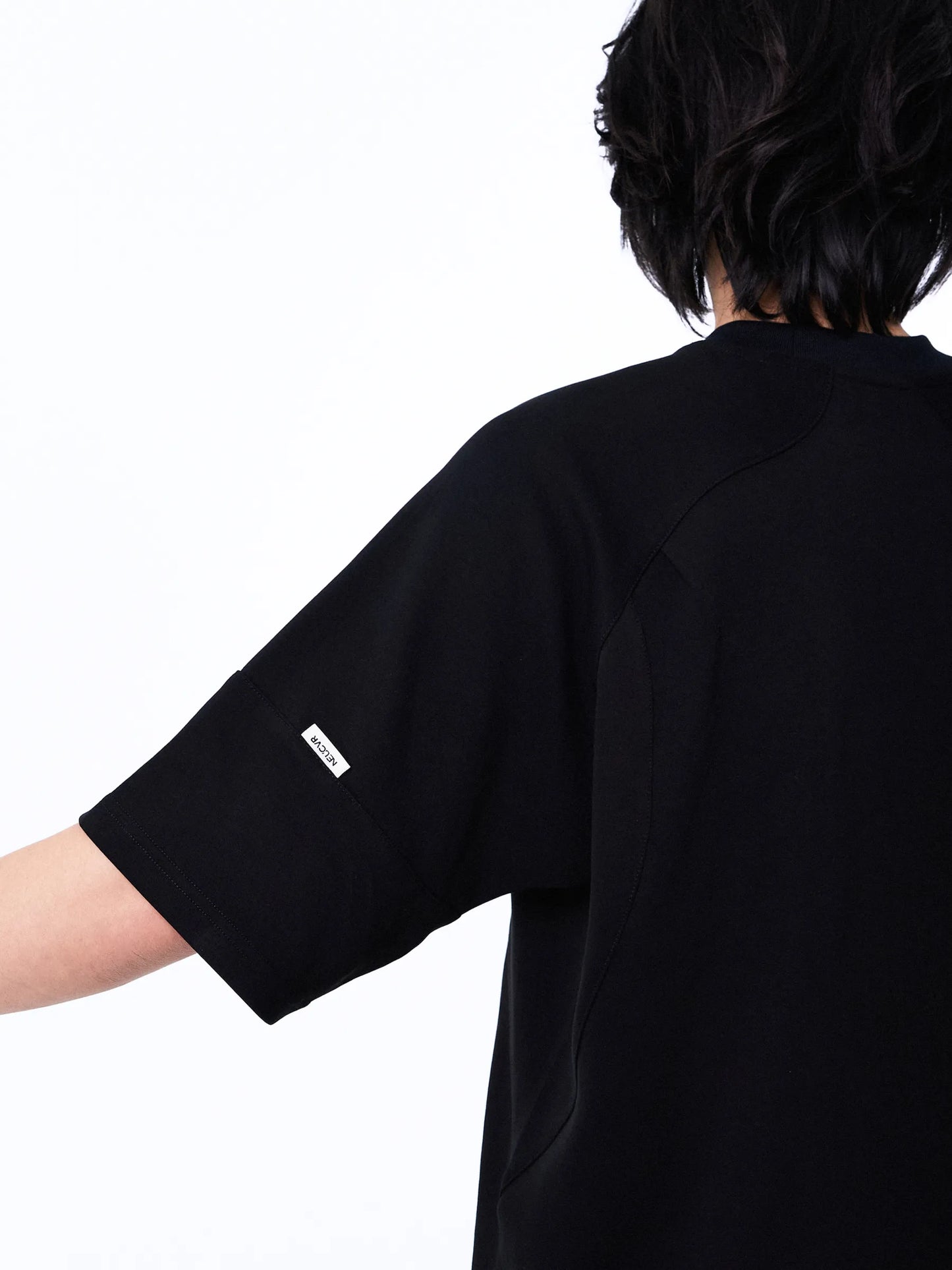 WAVEFORM SADDLE SIGNATURE TEE