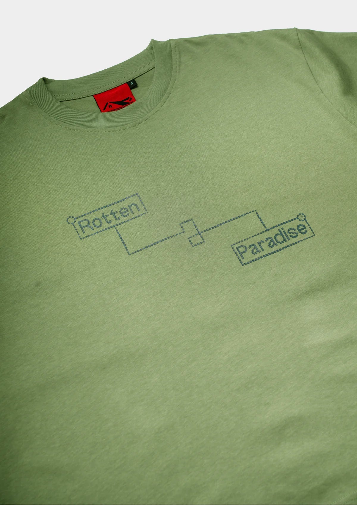 FREQUENCY CROPPED TEE IN GREEN
