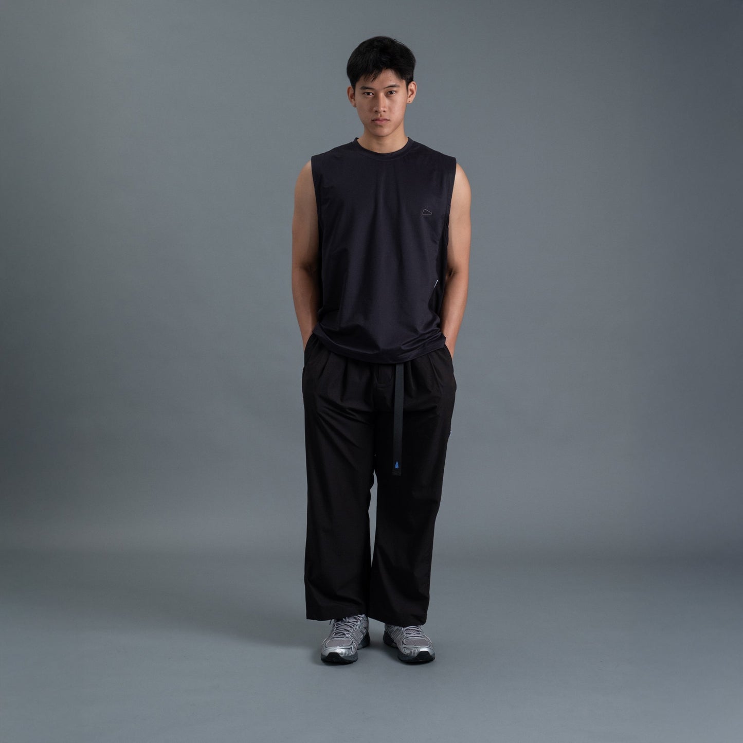 Sleeveless 2-Tone / Cotton – Black - BEV C multi label store