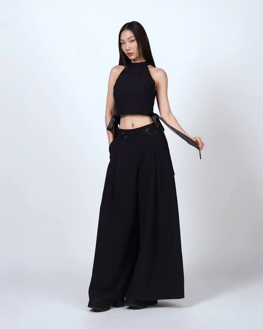 LACE-UP HALTER TOP - BLACK