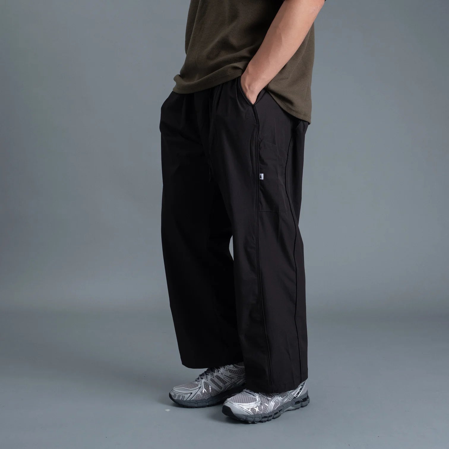 Panel Pants / Nylon – Black - BEV C multi label store